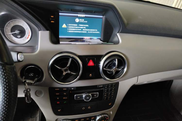 Used Mercedes-Benz GLK-Class 2013 GLK 300 4MATIC Dynamic Edition Audio And AC Panel