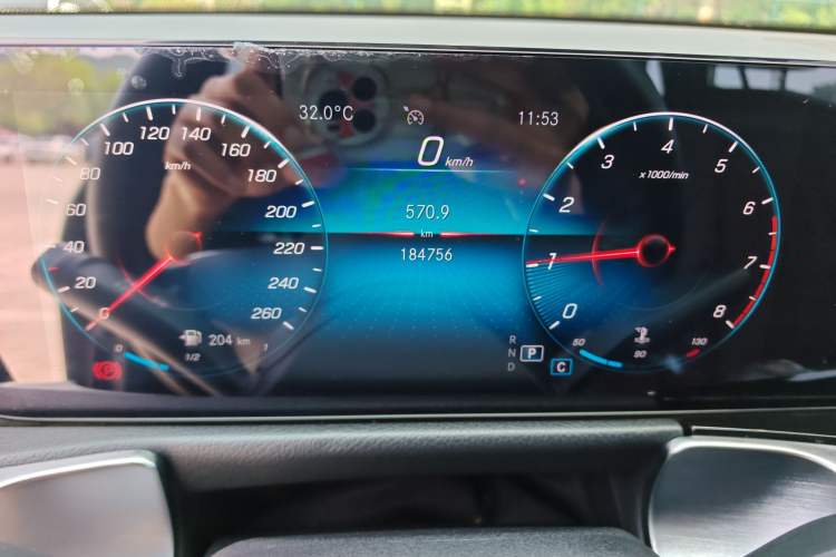 Used Mercedes-Benz GLB 2021 GLB 200 Fashion Model Odometer Close Up