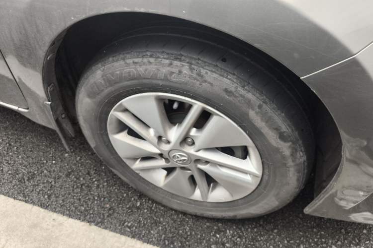 Used Toyota Corolla 2014 1.6L CVT GL Right Front Wheel Hub