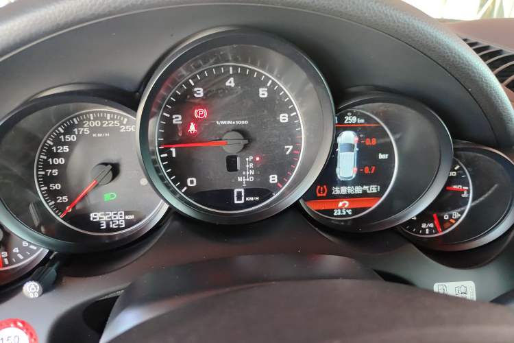 Used Porsche Cayenne  Instrument Cluster
