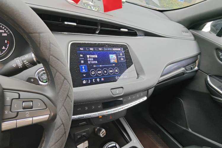 Used Cadillac XT4 2022 28T Two-Wheel Drive Fashion Edition Audio And AC Panel