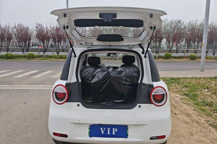 Used CHANGAN NEVO Lumin 2026 Model Treasure Edition 205km Passionate Beige Ningde Trunk