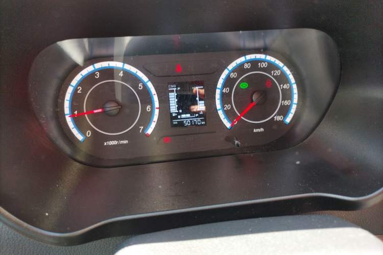 Used Chana Ruixing M60 2023 1.6L CNG Comfort-Grade 6-Seater Passenger Vehicle