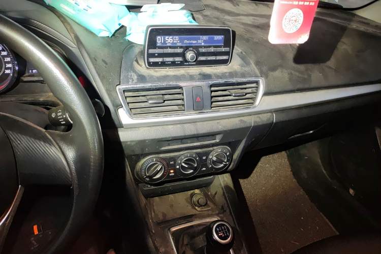 Used Mazda 3 Axela 2016 Sedan 1.5L Manual Comfort Model
