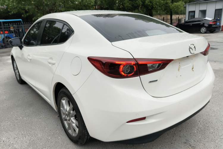 Used Mazda 3 Axela 2017 Sedan 1.5L Automatic Luxury Model China VI Standard