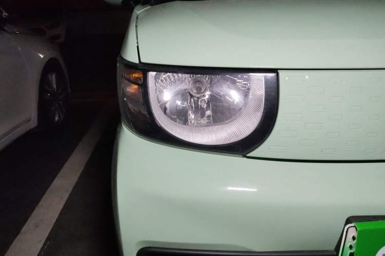 Used Chery New Energy QQ Ice Cream 2022 120km Milkshake Phosphate Lithium-Iron Right Front Headlight
