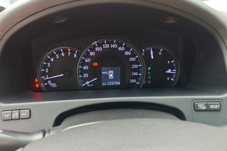 Used Toyota Crown 2012 2.5L Royal