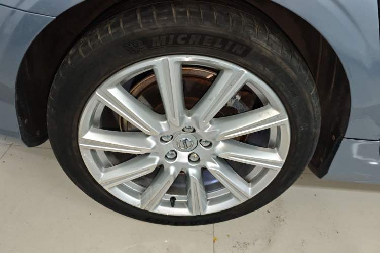 Used Volvo S90 New Energy 2019 T8 E-Drive Hybrid Intelligent Luxury Version China V Standard Right Rear Wheel Hub