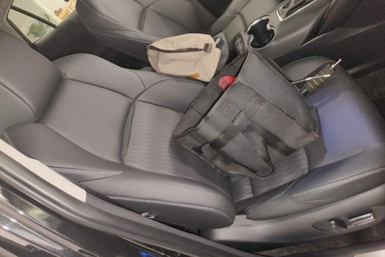 Used Toyota Venza 2023 2.0L CVT Two-Wheel Drive Prestige Version
