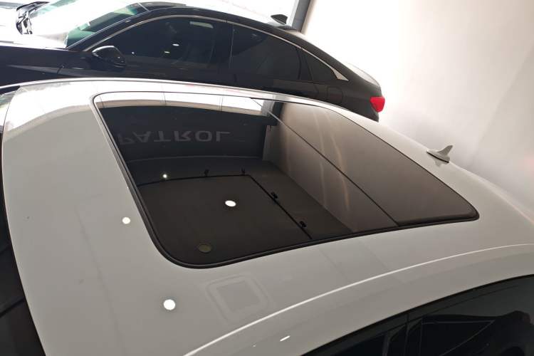 Used Audi A4L 2022 40 TFSI Luxury Dynamic Model Roof