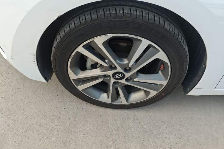 Used Hyundai Elantra (6th Generation / Lingdong) 2016 1.6L Automatic ZhiXuan – Elite Version Left Front Wheel Hub