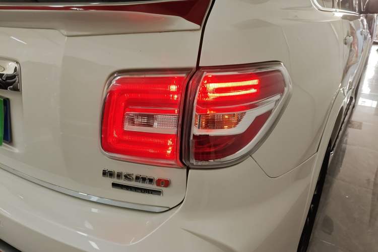 Used Nissan Patrol 2017 4.0L SE U.S.-Spec Version
