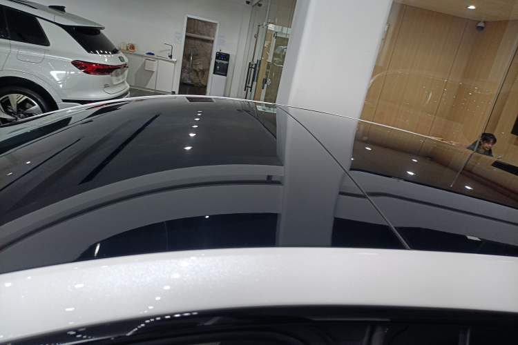 Used Avatr 12 2025 Year Updated Ultra Extended-Range Version Roof