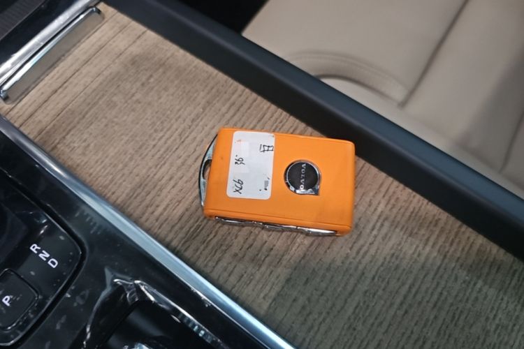 Used Volvo XC60 2026 B5 4x4 Smart Luxury Edition Vehicle Key