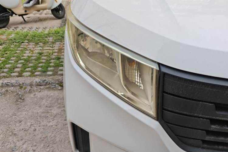 Used Wuling Hongguang PLUS 2019 1.5T Manual Standard Edition 5 Seats
