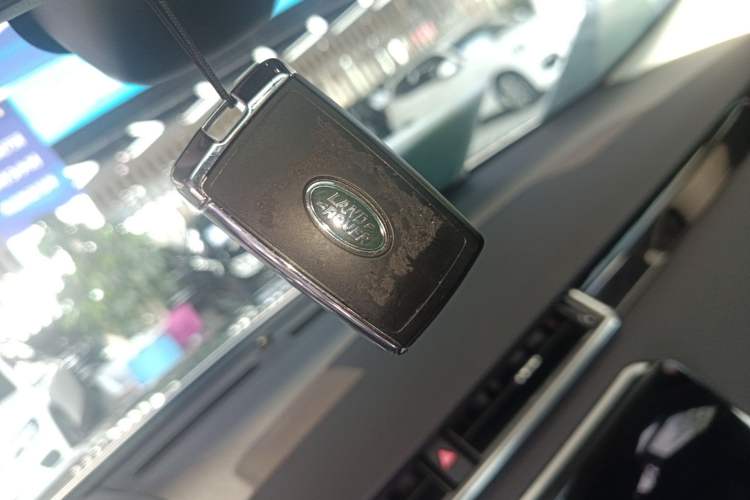 Used Land Rover Range Rover Velar 2021 P250 model
