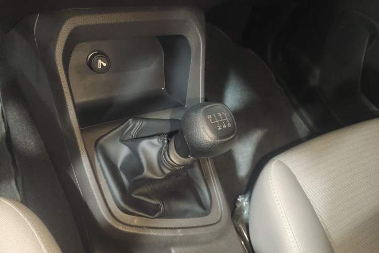 Used Wuling Hongguang V 2022 1.5L Jingqu Edition Electric-Assist LAR