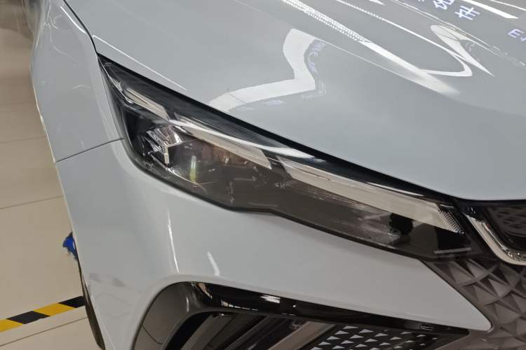 Used Geely Auto Emgrand L HiP 2022 1.5TD-DHT Pro 100KM Super Clean Right Front Headlight