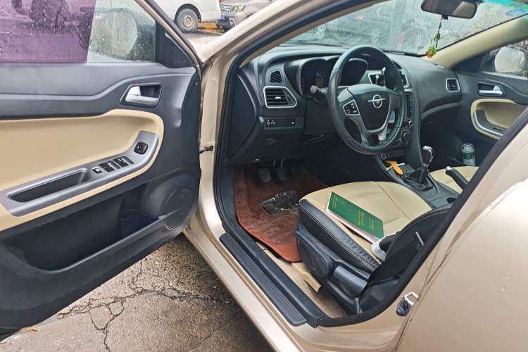 Used Haima Fumei 2016 1.6L Manual Prestige Model Upgrade Driver Seat