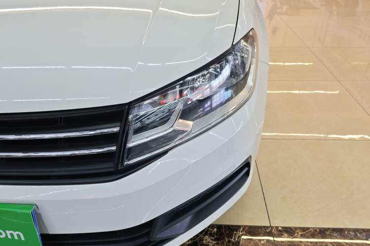 Used Volkswagen Santana 2016 1.6L Automatic Fashion Edition Left Front Headlight