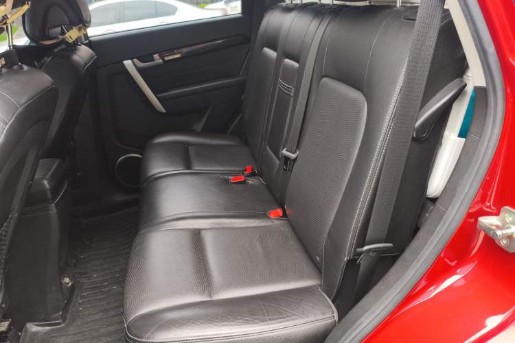 Used Chevrolet Captiva 2014 2.4L 4x4 Flagship Edition 7 Seats
