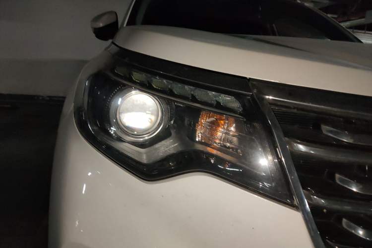Used Kia Sportage R 2019 2.0L Automatic Smart Luxury Edition Right Front Headlight