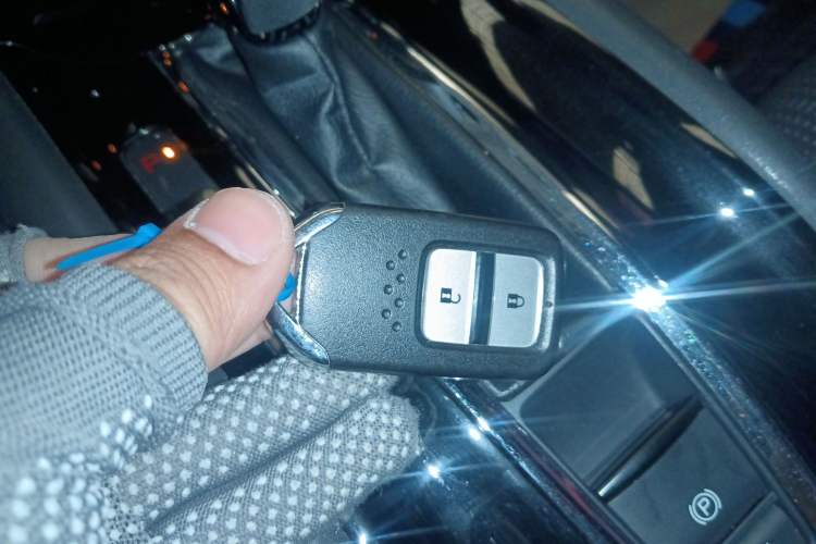 Used Honda Vezel 2017 1.8L CVT Front-Wheel Drive Pioneer Edition Vehicle Key