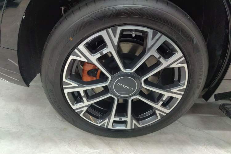 Used Lynk & Co 900 2025 2.0T Ultra Right Rear Wheel Hub