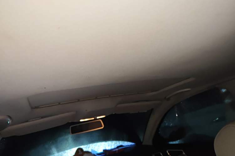 Used Volkswagen Passat 2011 2.0L Manual Luxury Version
