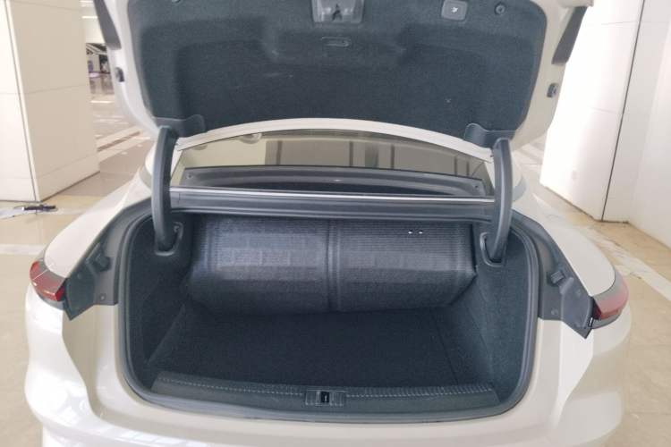 Used IM L7 2022 Dynamic Model
