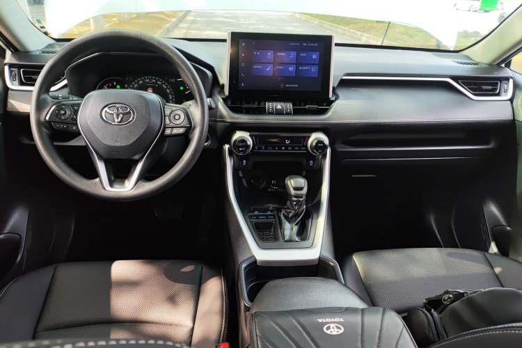 Used Toyota RAV4 2022 2.0L CVT Two-Wheel Drive Fashion Edition
