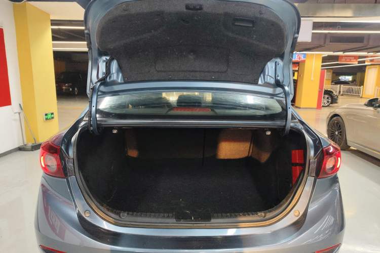 Used Mazda 3 Axela 2017 Sedan 1.5L Automatic Comfort Model Emission Standard China V