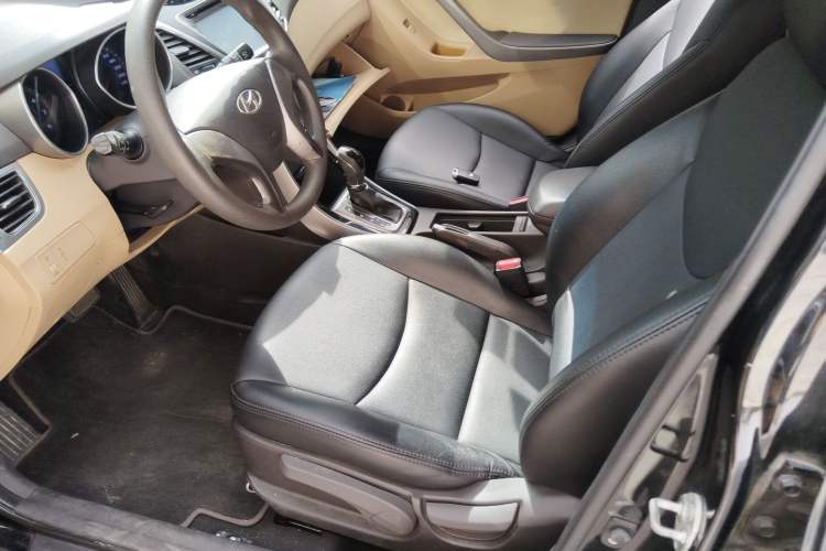 Used Hyundai Elantra (5th Generation / Langdong) 2012 1.6L Automatic Leading Model
