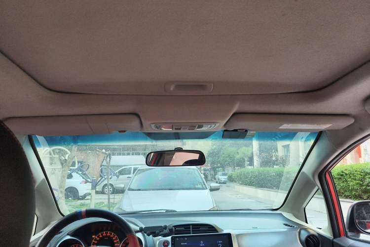 Used Honda Fit 2011 1.5L Automatic Luxury Edition Headliner