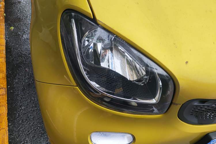 Used smart fortwo 2015 1.0L 52 kW hardtop Dynamic version