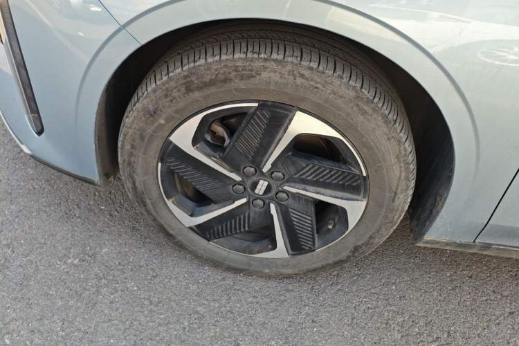 Used Geely Galaxy L6 2025 EM-i 140km Starship Edition
