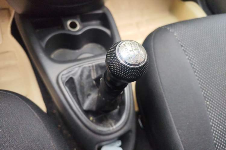 Used JAC Group Yueyue 2012 CROSS 1.0L Luxury Model
