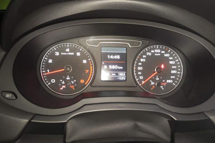 Used Audi Q3 2015 35 TFSI quattro Technology Edition Instrument Cluster