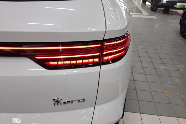 Used BYD Song Pro New Energy 2023 Champion Edition DM-i 71KM Navigation Model
