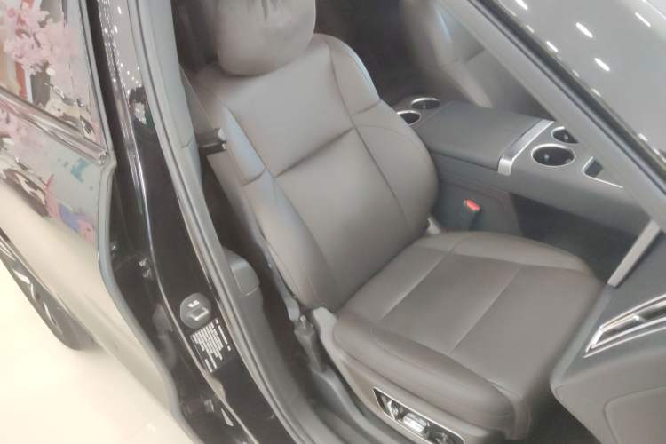 Used Li Auto L8 2023 Pro Model
