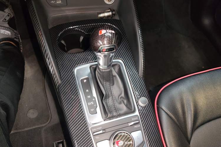 Used Audi A3 2019 Sportback 35 TFSI Fashion Edition China VI Emission Standard Gear Lever