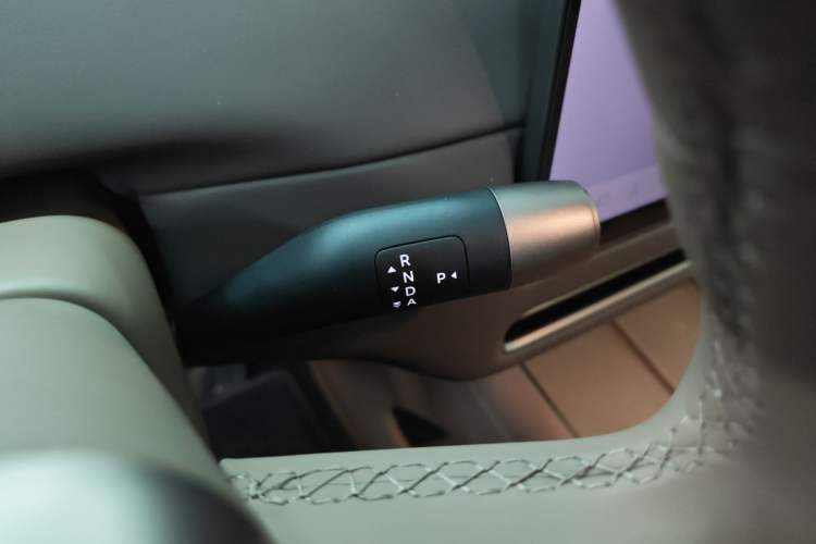 Used Li Auto Li Auto i6 2025 Model Two-Wheel-Drive Standard Type
