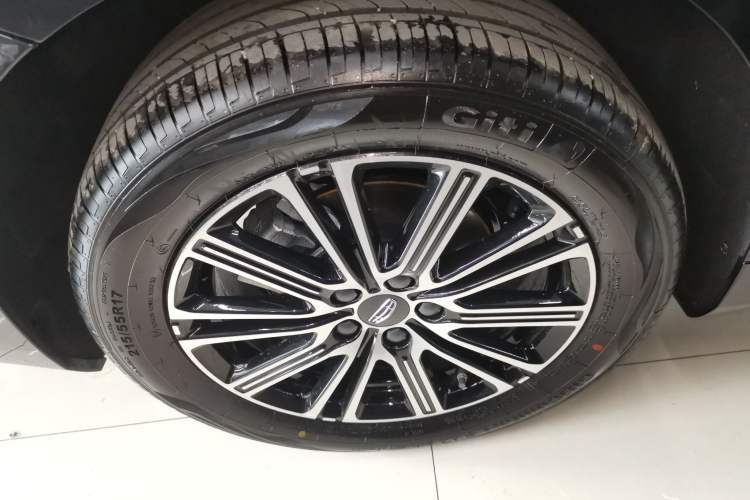 Used Geely Auto Preface 2026 Model Oriental Yao 1.5TD Fuyao Edition Exterior 5