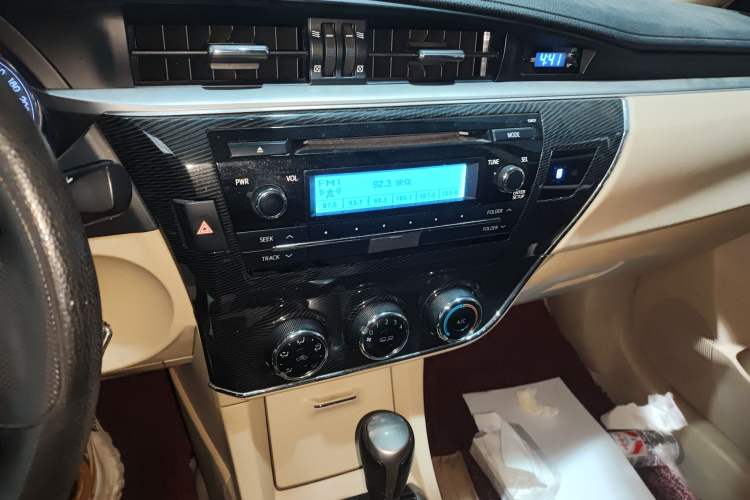 Used Toyota Corolla 2014 1.6L CVT GL-i Audio And AC Panel