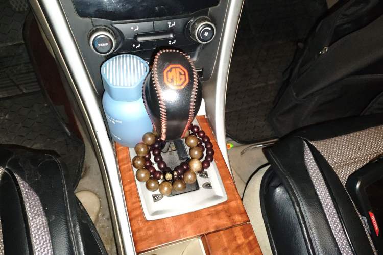 Used MG 6 2012 Hatchback 1.8L Automatic Drive Value Edition Gear Lever