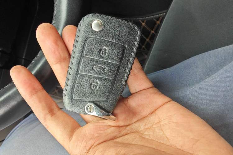 Used Volkswagen T-ROC 2019 280TSI DSG Two-Wheel-Drive Luxury Version China V Emission Standard Vehicle Key