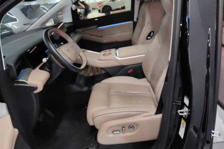 Used XPeng X9 2024 610 Long-Range Pro
