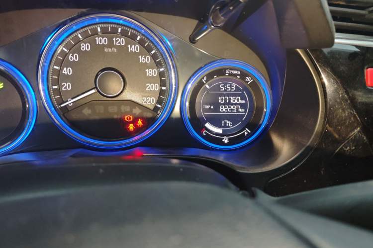 Used Honda City 2017 1.5L CVT Elite Edition Odometer Close Up
