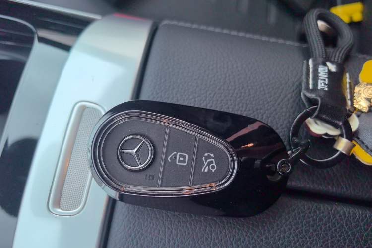 Used Mercedes-Benz C-Class 2023 C 260 L Sport Edition Vehicle Key