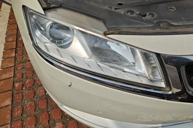 Used Geely Auto Emgrand GT 2016 1.8T Comfort Model Right Front Headlight